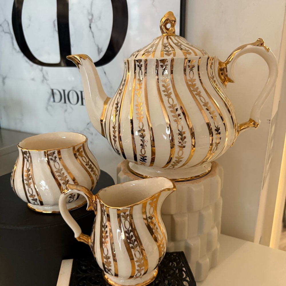 🏡Sadler England Elegant Gold Striped Tea Set